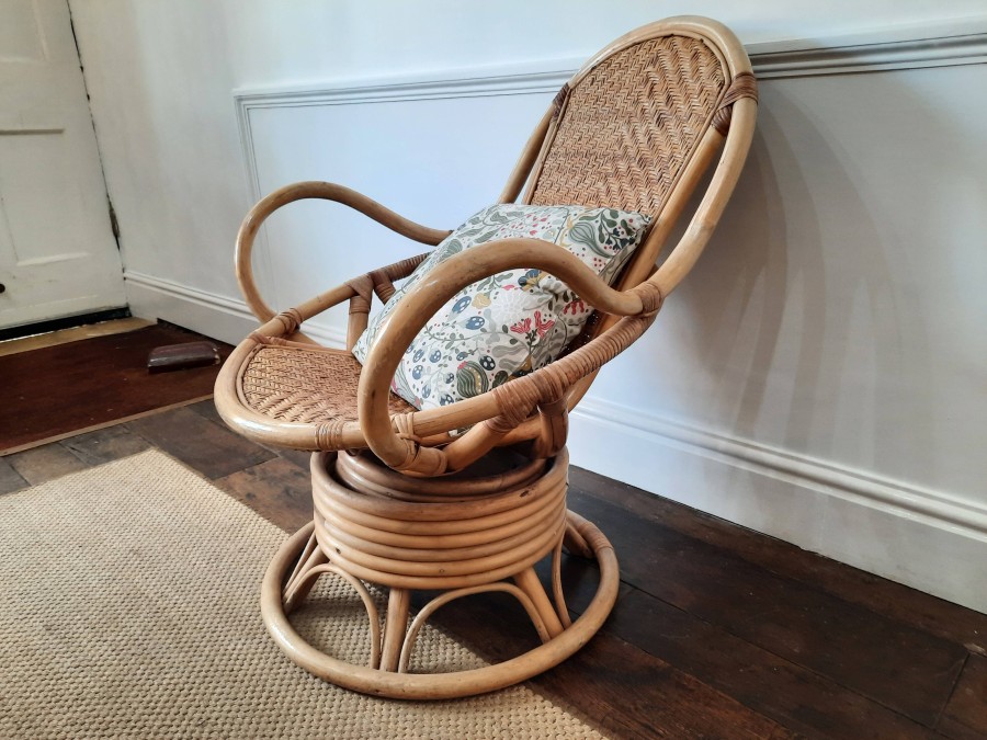 Bamboo Egg Style Swivel Chair in the Manner Of Franco Albini Circa 1970s